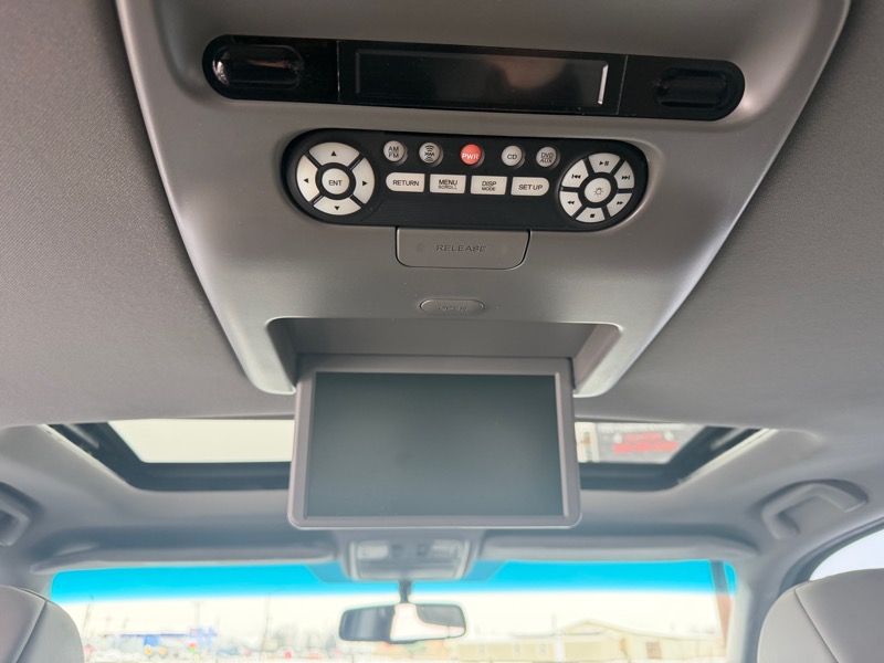 Honda Pilot Touring 2WD 5-Spd AT with DVD 2011