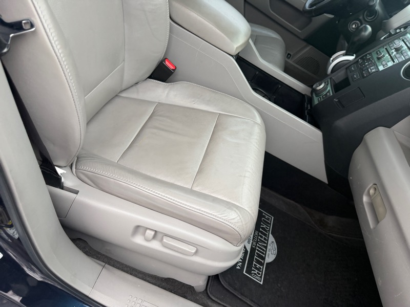 Honda Pilot Touring 2WD 5-Spd AT with DVD 2011