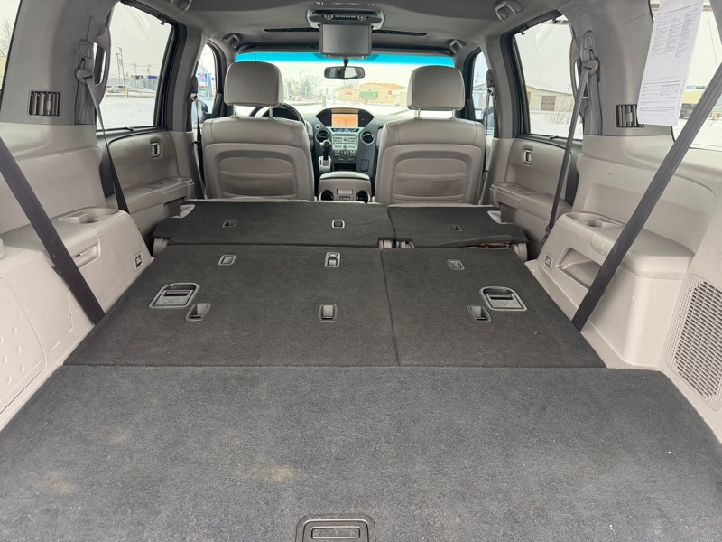 Honda Pilot Touring 2WD 5-Spd AT with DVD 2011