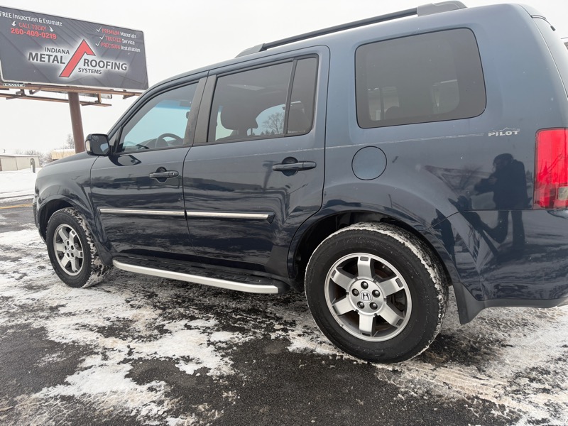 Honda Pilot Touring 2WD 5-Spd AT with DVD 2011