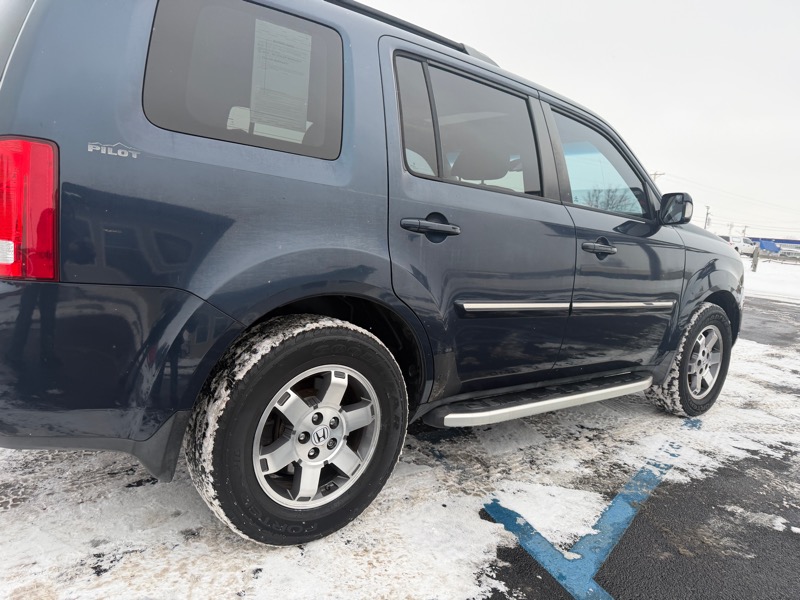 Honda Pilot Touring 2WD 5-Spd AT with DVD 2011