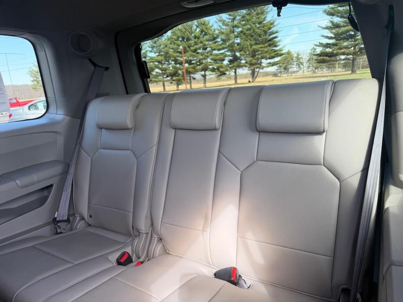 Honda Pilot Touring 2WD 5-Spd AT with DVD 2011