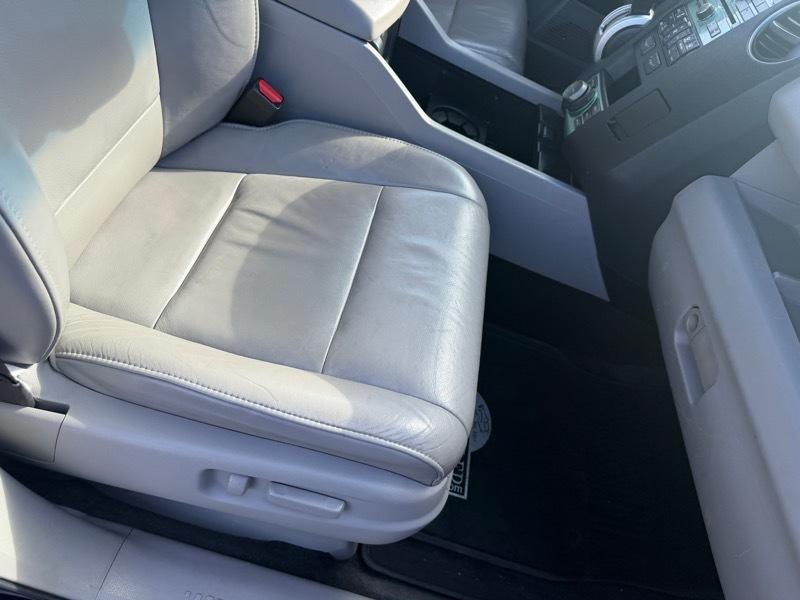 Honda Pilot Touring 2WD 5-Spd AT with DVD 2011