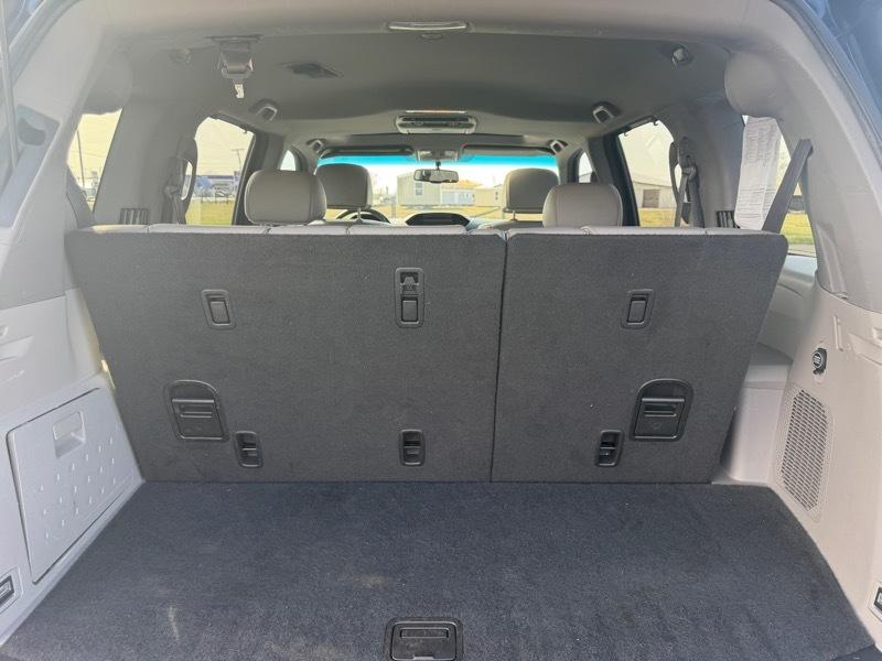 Honda Pilot Touring 2WD 5-Spd AT with DVD 2011