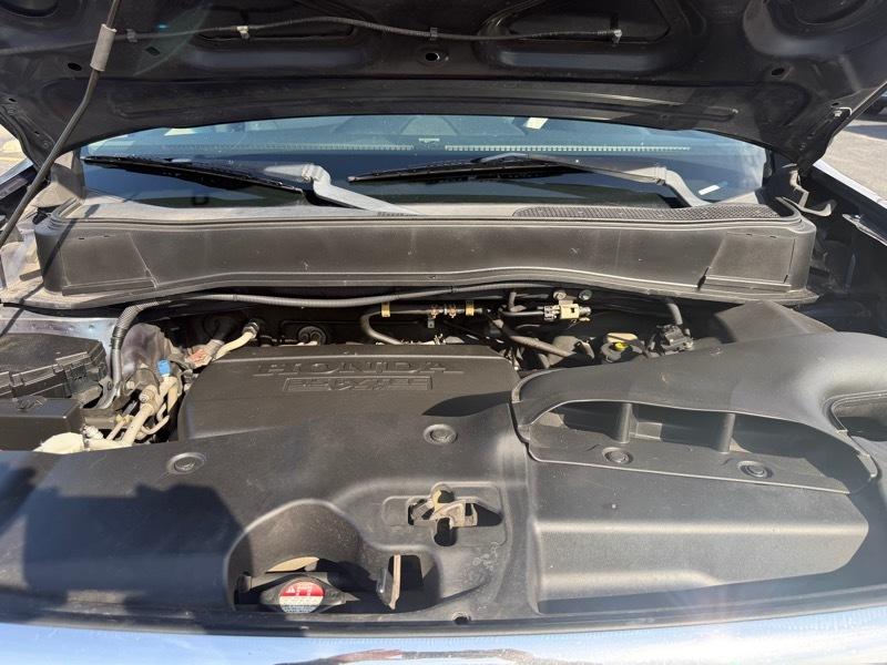 Honda Pilot Touring 2WD 5-Spd AT with DVD 2011