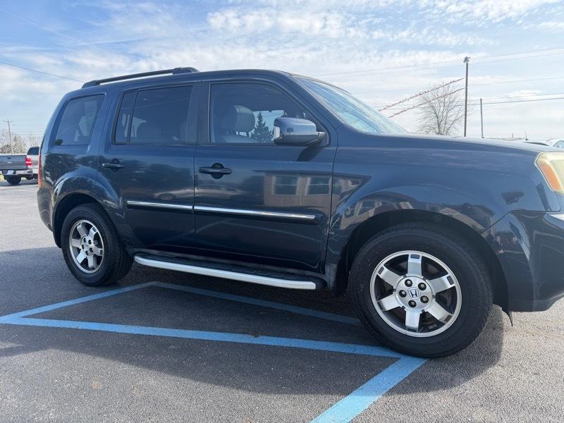 Honda Pilot Touring 2WD 5-Spd AT with DVD 2011