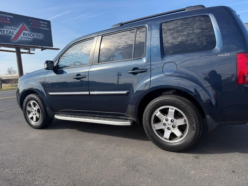 Honda Pilot Touring 2WD 5-Spd AT with DVD 2011