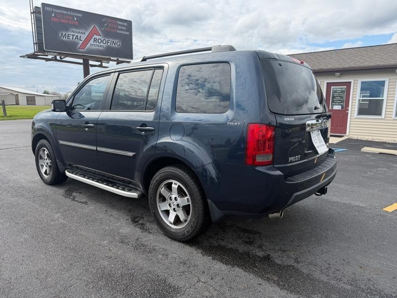 Honda Pilot Touring 2WD 5-Spd AT with DVD 2011