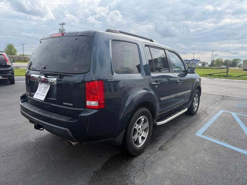 Honda Pilot Touring 2WD 5-Spd AT with DVD 2011