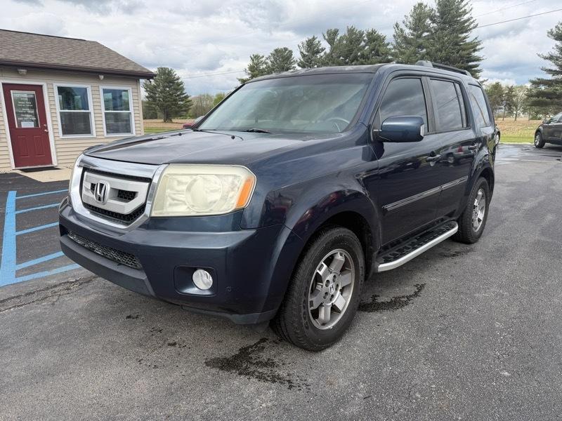 Honda Pilot Touring 2WD 5-Spd AT with DVD 2011