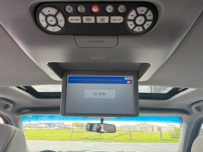 Honda Pilot Touring 2WD 5-Spd AT with DVD 2011