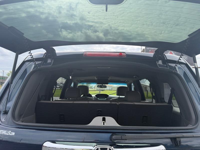Honda Pilot Touring 2WD 5-Spd AT with DVD 2011