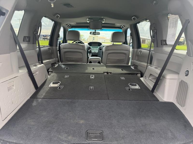 Honda Pilot Touring 2WD 5-Spd AT with DVD 2011
