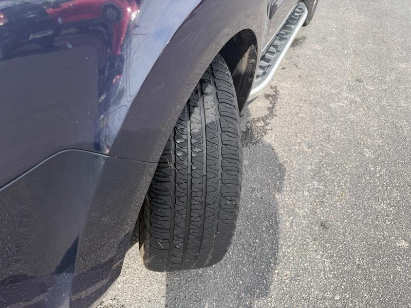 Honda Pilot Touring 2WD 5-Spd AT with DVD 2011