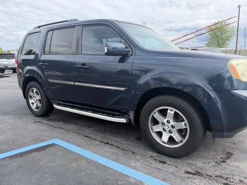 Honda Pilot Touring 2WD 5-Spd AT with DVD 2011