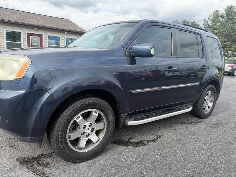 Honda Pilot Touring 2WD 5-Spd AT with DVD 2011