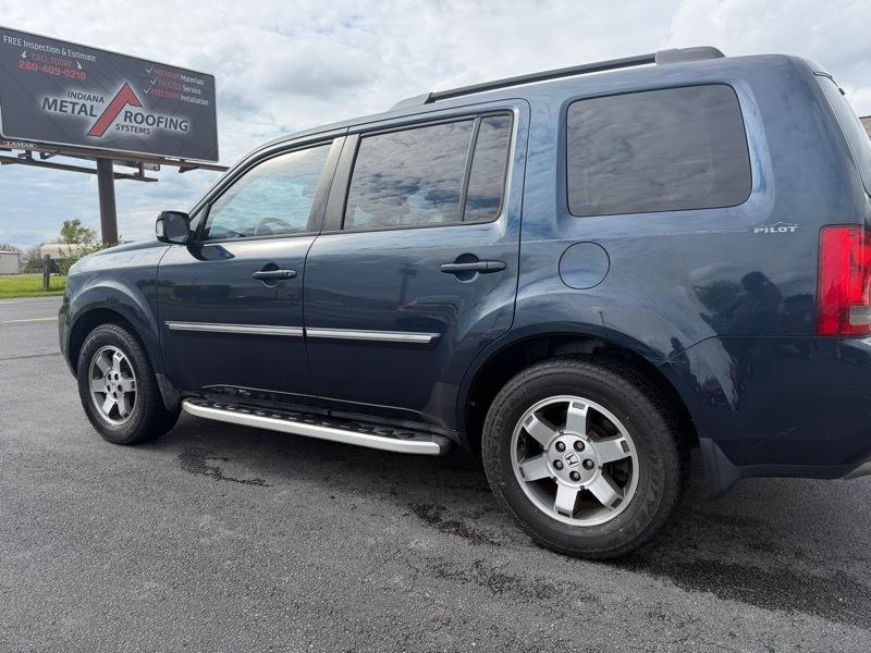 Honda Pilot Touring 2WD 5-Spd AT with DVD 2011