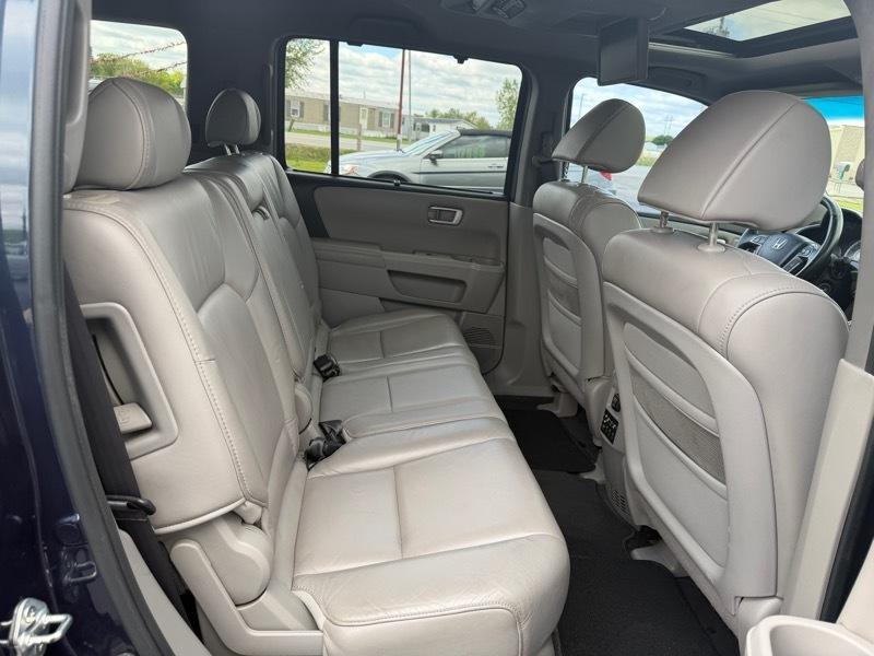 Honda Pilot Touring 2WD 5-Spd AT with DVD 2011