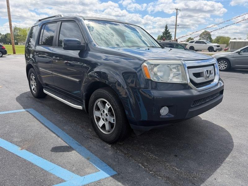 Honda Pilot Touring 2WD 5-Spd AT with DVD 2011