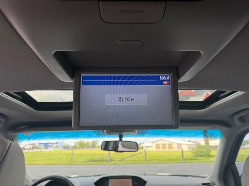 Honda Pilot Touring 2WD 5-Spd AT with DVD 2011