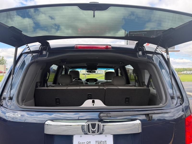Honda Pilot Touring 2WD 5-Spd AT with DVD 2011
