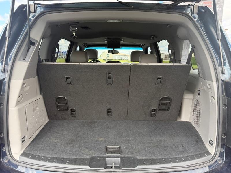 Honda Pilot Touring 2WD 5-Spd AT with DVD 2011