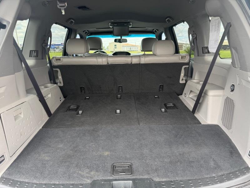 Honda Pilot Touring 2WD 5-Spd AT with DVD 2011
