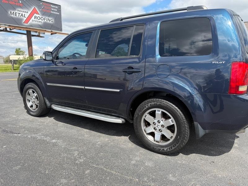 Honda Pilot Touring 2WD 5-Spd AT with DVD 2011