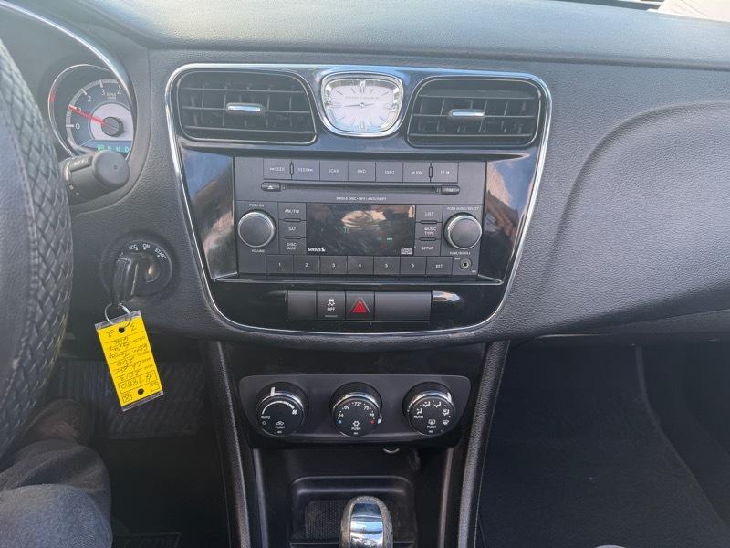 Chrysler 200 Touring Convertible 2013