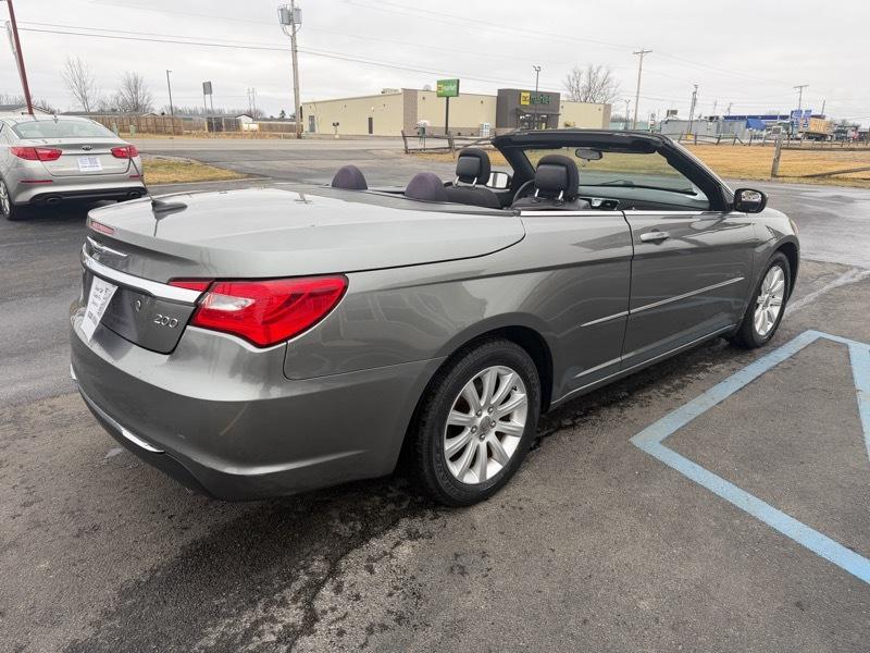 Chrysler 200 Touring Convertible 2013