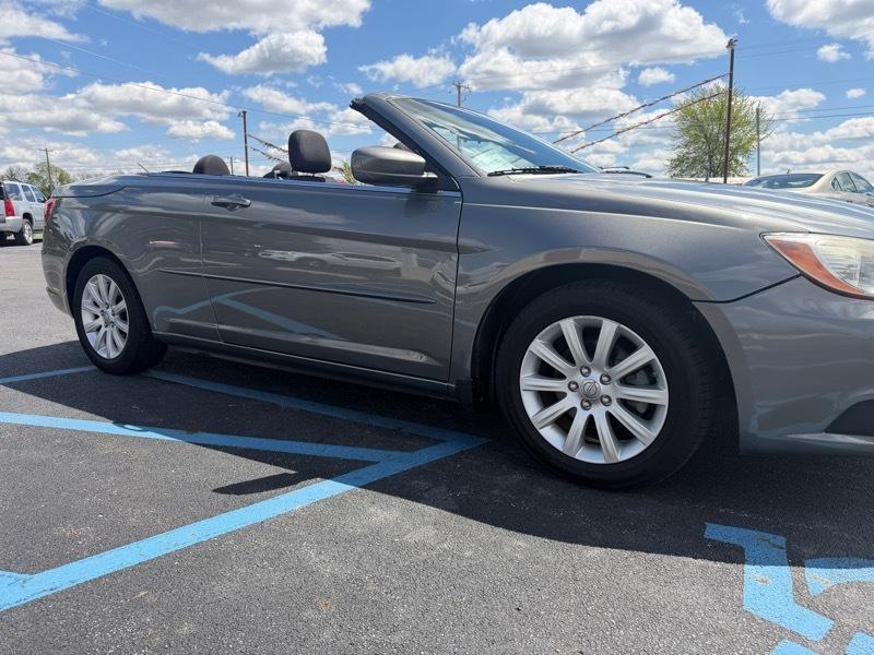 Chrysler 200 Touring Convertible 2013
