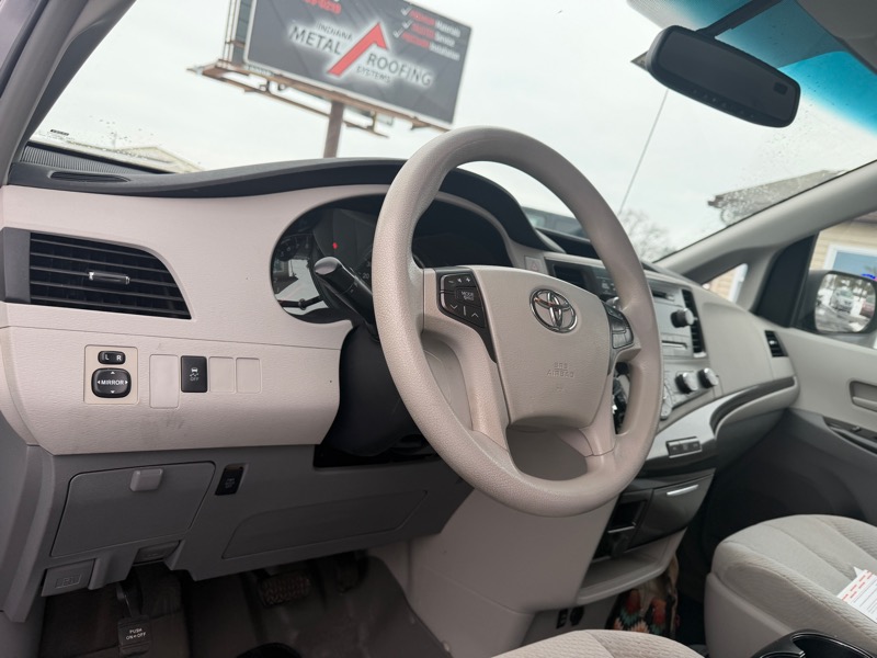 Toyota Sienna  2011