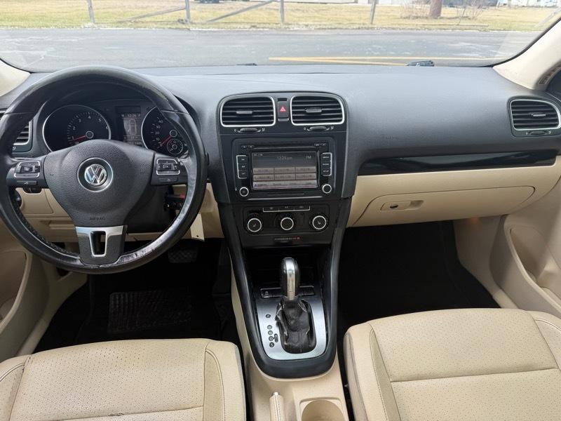 Volkswagen Jetta SportWagen 2.5L SE PZEV 2013
