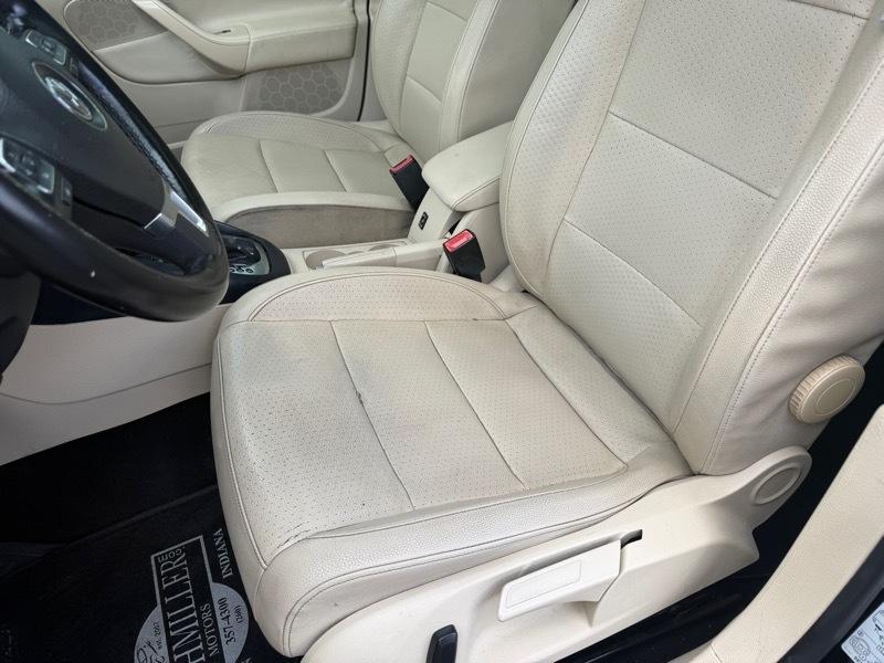 Volkswagen Jetta SportWagen 2.5L SE PZEV 2013