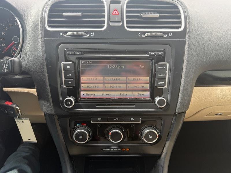 Volkswagen Jetta SportWagen 2.5L SE PZEV 2013