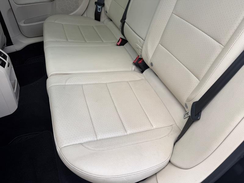 Volkswagen Jetta SportWagen 2.5L SE PZEV 2013