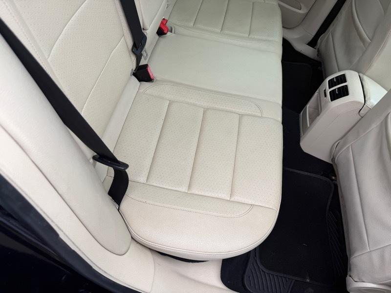 Volkswagen Jetta SportWagen 2.5L SE PZEV 2013