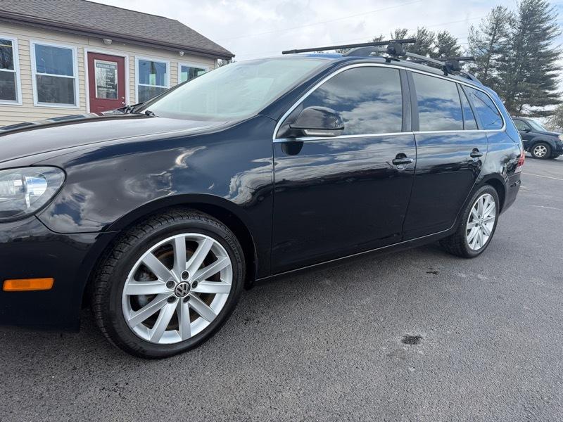 Volkswagen Jetta SportWagen 2.5L SE PZEV 2013