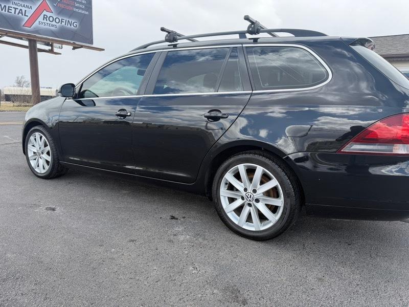 Volkswagen Jetta SportWagen 2.5L SE PZEV 2013