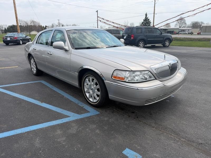 Lincoln Town Car Signature Limited 2010