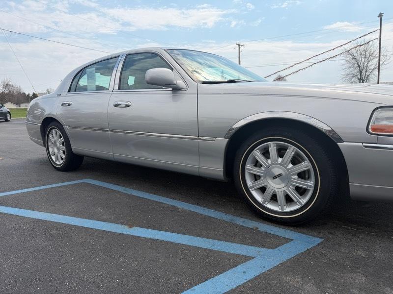 Lincoln Town Car Signature Limited 2010