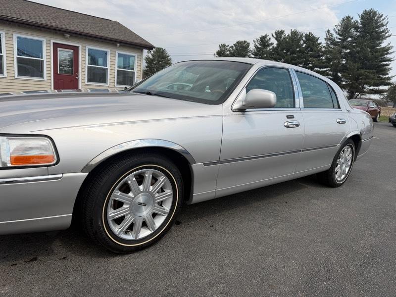 Lincoln Town Car Signature Limited 2010