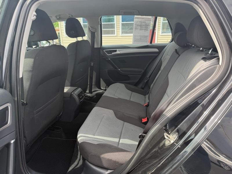Volkswagen e-Golf SE 2016