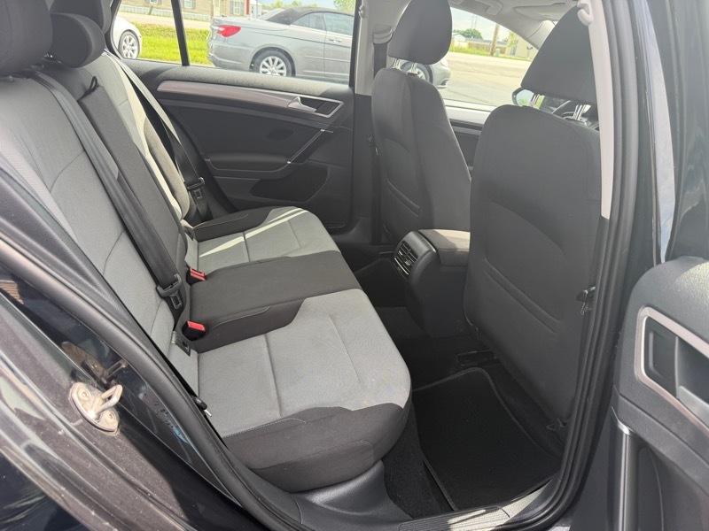 Volkswagen e-Golf SE 2016