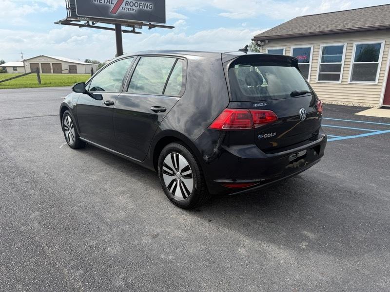 Volkswagen e-Golf SE 2016