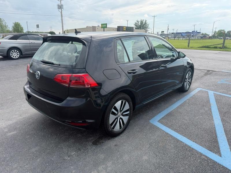 Volkswagen e-Golf SE 2016