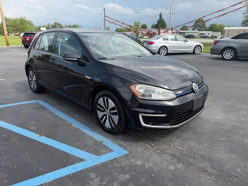 Volkswagen e-Golf SE 2016