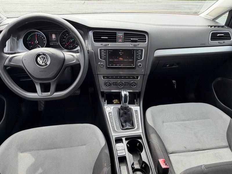 Volkswagen e-Golf SE 2016