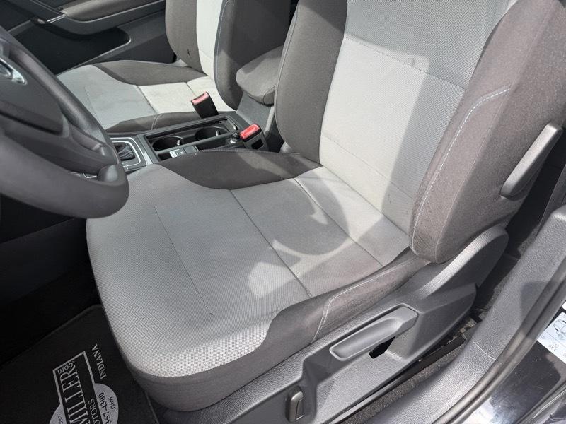 Volkswagen e-Golf SE 2016