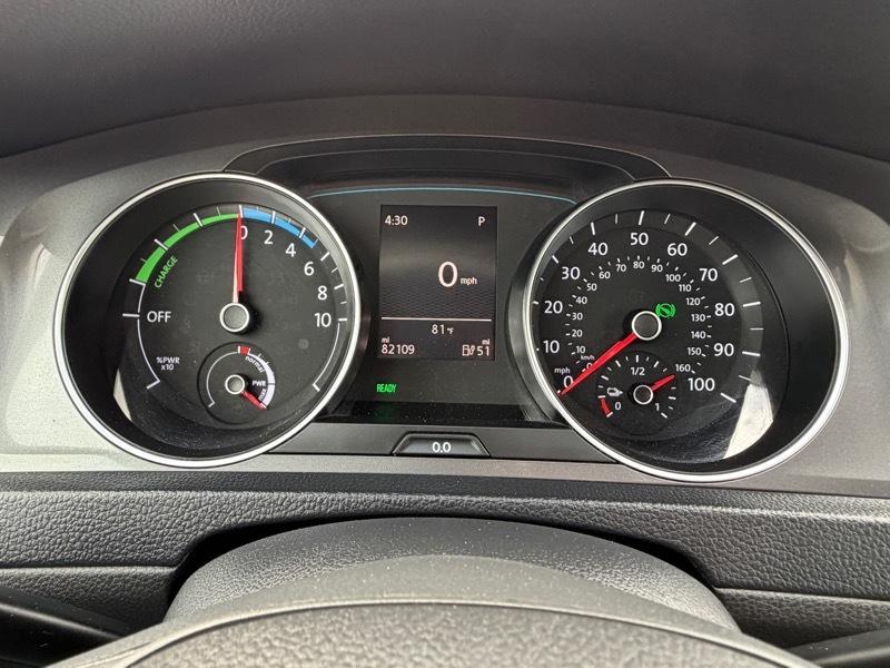 Volkswagen e-Golf SE 2016